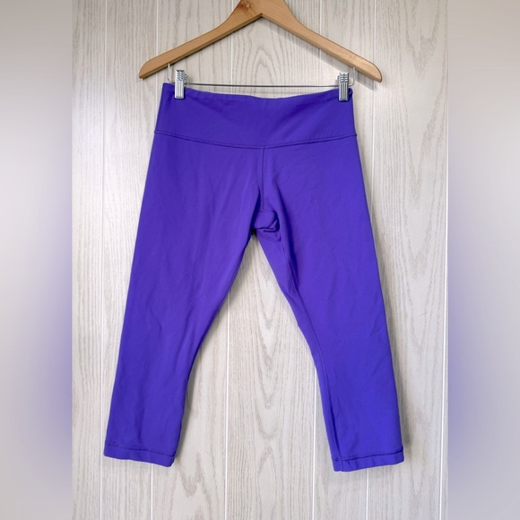 Lululemon Women's Wunder Under Crop Power Purple Size 8 EUC - Picture 1 of 3